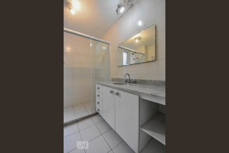 Apartamento para alugar com 184m², 3 quartos e sem vaga Apartamento para alugar com 184m², 3 quartos e sem vagaBanheiro Suíte 01