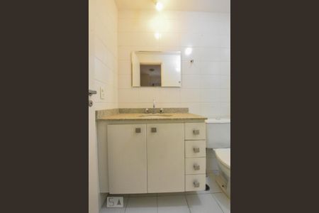 Apartamento para alugar com 184m², 3 quartos e sem vaga Apartamento para alugar com 184m², 3 quartos e sem vagaBanheiro Suíte 03