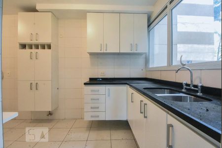 Apartamento para alugar com 184m², 3 quartos e sem vaga Apartamento para alugar com 184m², 3 quartos e sem vagaCozinha