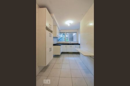 Apartamento para alugar com 184m², 3 quartos e sem vaga Apartamento para alugar com 184m², 3 quartos e sem vagaCozinha