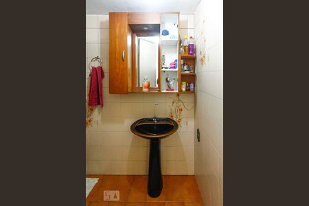 Banheiro de apartamento à venda com 3 quartos, 64m² em Parque Cecap, Guarulhos
