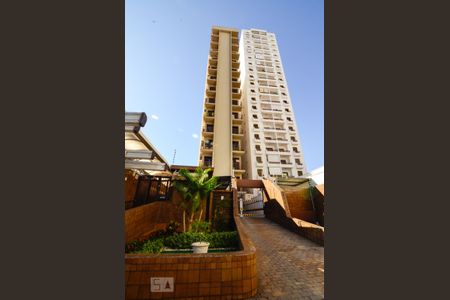 Fachada do prédio de apartamento para alugar com 2 quartos, 70m² em Vila Rossi, Campinas