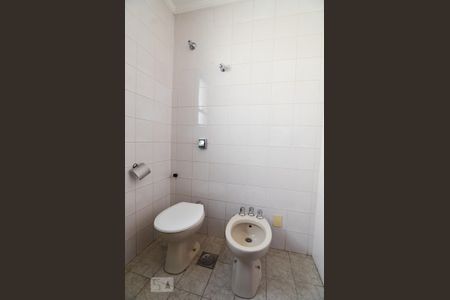 Banheiro de apartamento para alugar com 2 quartos, 70m² em Vila Rossi, Campinas