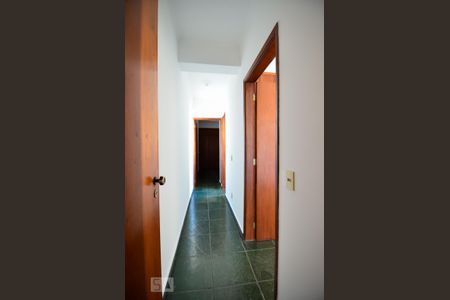 Corredor de apartamento para alugar com 2 quartos, 70m² em Vila Rossi, Campinas