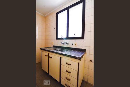 Cozinha de apartamento para alugar com 2 quartos, 70m² em Vila Rossi, Campinas
