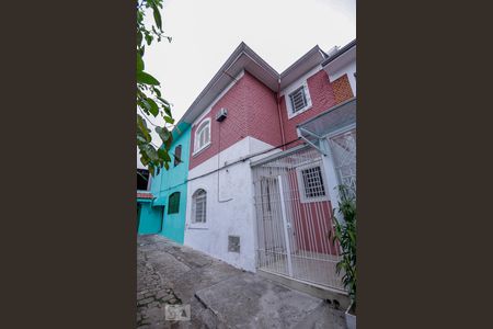 Casa à venda com 130m², 2 quartos e 1 vagaFachada