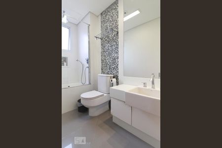 Apartamento à venda com 180m², 4 quartos e 3 vagasBanheiro da suíte 1