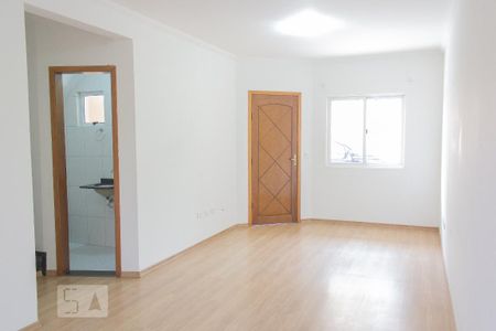 Sala de casa de condomínio para alugar com 3 quartos, 107m² em Uberaba, Curitiba