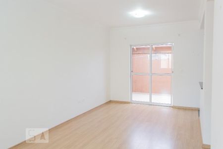 Sala de casa de condomínio para alugar com 3 quartos, 107m² em Uberaba, Curitiba