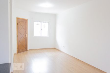 Sala de casa de condomínio para alugar com 3 quartos, 107m² em Uberaba, Curitiba