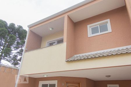 Casa de condomínio para alugar com 107m², 3 quartos e 2 vagas Casa de condomínio para alugar com 107m², 3 quartos e 2 vagasFachada