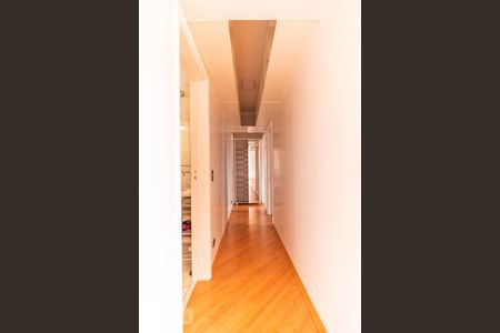 Corredor Acesso Dormitórios e Bnaheiro de apartamento à venda com 3 quartos, 120m² em Pinheiros, São Paulo