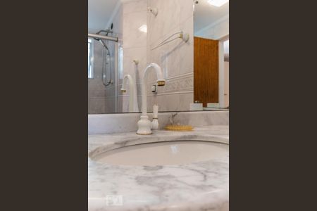 Apartamento para alugar com 120m², 3 quartos e sem vagaSuíte - Banheiro - Detalhe