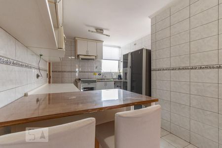 Apartamento para alugar com 120m², 3 quartos e sem vagaCozinha