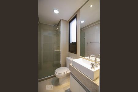 Banheiro de apartamento à venda com 1 quarto, 47m² em Lapa, São Paulo