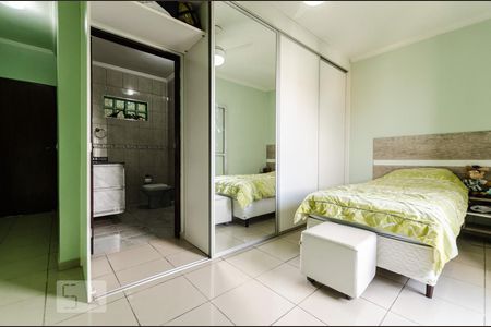 Suíte de casa à venda com 2 quartos, 240m² em Vila Yolanda, Osasco