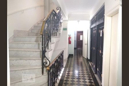 Apartamento à venda com 70m², 1 quarto e sem vaga Apartamento à venda com 70m², 1 quarto e sem vagaHall do Prédio