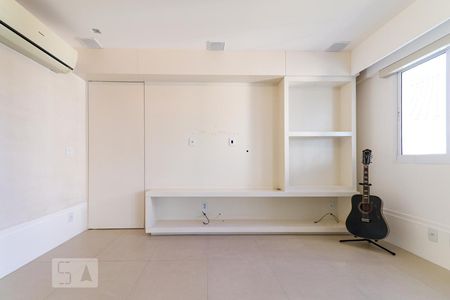Sala de apartamento para alugar com 2 quartos, 108m² em Barra da Tijuca, Rio de Janeiro
