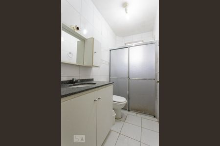 Banheiro de apartamento à venda com 2 quartos, 79m² em São João, Porto Alegre