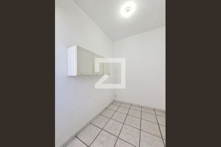 Apartamento à venda com 68m², 2 quartos e sem vaga Apartamento à venda com 68m², 2 quartos e sem vagaQuarto de Serviço