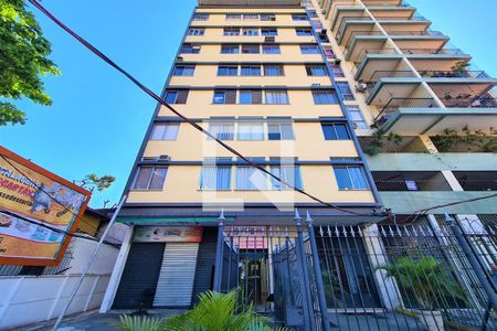 Apartamento à venda com 68m², 2 quartos e sem vaga Apartamento à venda com 68m², 2 quartos e sem vagaFachada