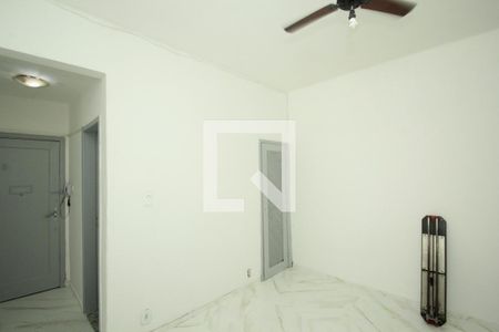 Sala/Quarto de kitnet/studio para alugar com 1 quarto, 32m² em Centro, Rio de Janeiro