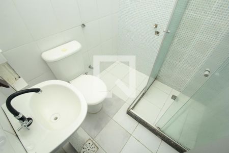 Banheiro de kitnet/studio para alugar com 1 quarto, 32m² em Centro, Rio de Janeiro