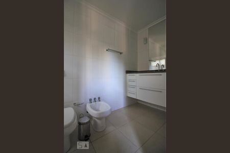 Apartamento à venda com 150m², 3 quartos e 2 vagasBanheiro da suíte