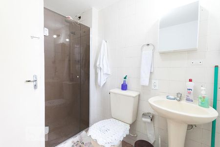 Banheiro  de apartamento para alugar com 2 quartos, 70m² em Jardim Santa Emília, São Paulo