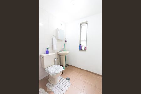 Banheiro  de apartamento para alugar com 2 quartos, 70m² em Jardim Santa Emília, São Paulo