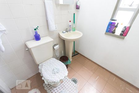 Banheiro  de apartamento para alugar com 2 quartos, 70m² em Jardim Santa Emília, São Paulo