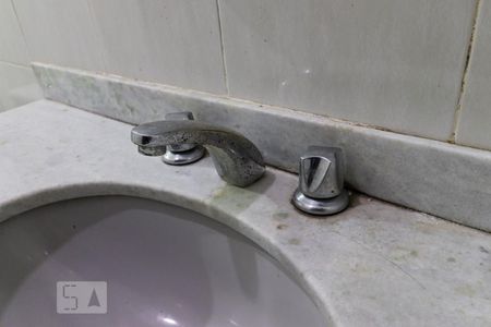 Casa à venda com 692m², 3 quartos e 3 vagasBanheiro 2