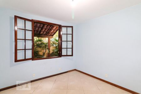 Casa à venda com 692m², 3 quartos e 3 vagasQuarto 2