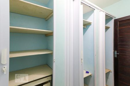 Casa à venda com 692m², 3 quartos e 3 vagasCloset