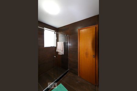 Casa à venda com 250m², 4 quartos e 4 vagas Casa à venda com 250m², 4 quartos e 4 vagasBanheiro 2