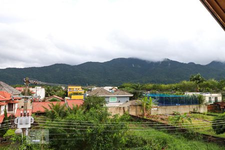 Casa à venda com 250m², 4 quartos e 4 vagas Casa à venda com 250m², 4 quartos e 4 vagasVista