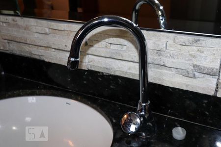 Casa à venda com 250m², 4 quartos e 4 vagas Casa à venda com 250m², 4 quartos e 4 vagasBanheiro 2