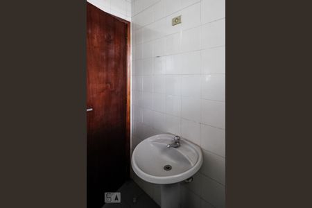 Lavabo de casa para alugar com 2 quartos, 101m² em Jaguaré, São Paulo