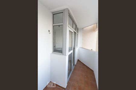Apartamento à venda com 68m², 3 quartos e 1 vaga Apartamento à venda com 68m², 3 quartos e 1 vagaVaranda
