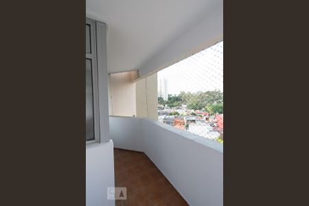Apartamento à venda com 68m², 3 quartos e 1 vaga Apartamento à venda com 68m², 3 quartos e 1 vagaVaranda