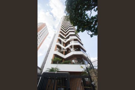 Apartamento para alugar com 198m², 3 quartos e 3 vagasFachada