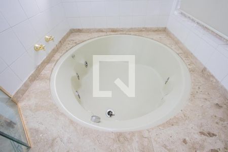 Apartamento para alugar com 198m², 3 quartos e 3 vagasBanheira