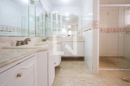 Apartamento para alugar com 198m², 3 quartos e 3 vagasBanheiro Suíte 1