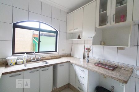 Casa à venda com 190m², 2 quartos e 2 vagas Casa à venda com 190m², 2 quartos e 2 vagasCozinha
