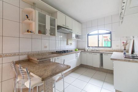 Casa à venda com 190m², 2 quartos e 2 vagas Casa à venda com 190m², 2 quartos e 2 vagasCozinha