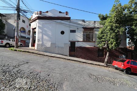 Casa para alugar com 180m², 3 quartos e 2 vagasFachada