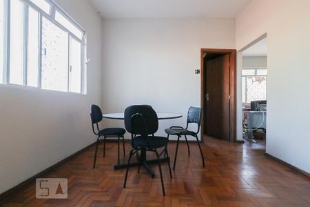 Sala de casa para alugar com 3 quartos, 180m² em Santo André, Belo Horizonte
