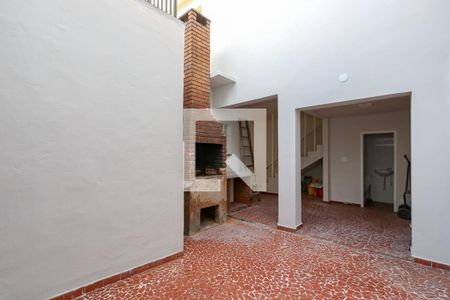 Casa à venda com 200m², 4 quartos e 2 vagas Casa à venda com 200m², 4 quartos e 2 vagasQuintal