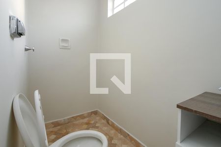 Casa à venda com 200m², 4 quartos e 2 vagas Casa à venda com 200m², 4 quartos e 2 vagasBanheiro do Salão