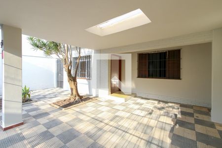 Casa à venda com 200m², 4 quartos e 2 vagas Casa à venda com 200m², 4 quartos e 2 vagasGaragem